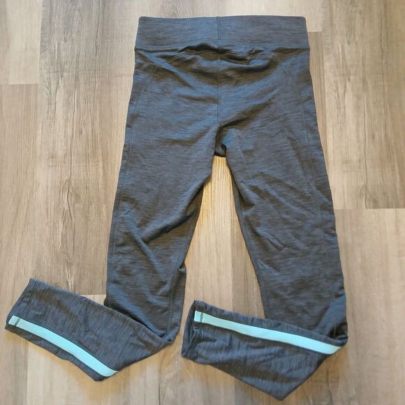 Under Armour HeatGear Women Size S Ankle Crop Compression Leggings Gray & Blue - Picture 2 of 5